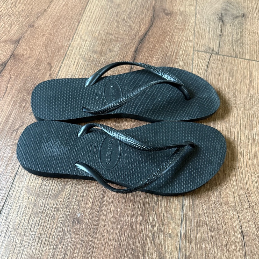 Havaianas Classic Black Flip Flops